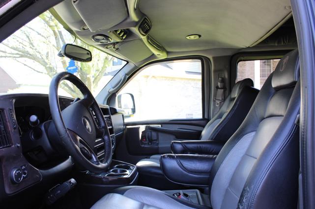 Photo of 2008 Black Chevrolet Express 1500