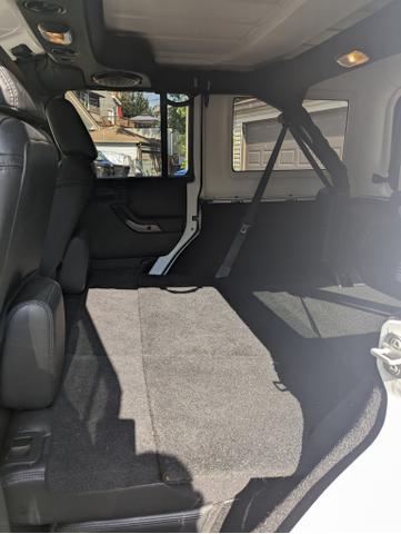 Photo of 2014 White Jeep Wrangler Unlimited