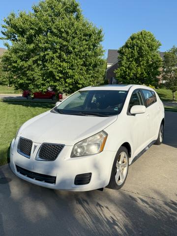 Photo of 2010 White Pontiac Vibe