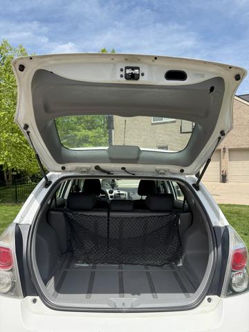 Photo of 2010 White Pontiac Vibe