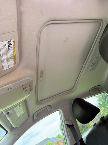 Photo of 2010 White Pontiac Vibe