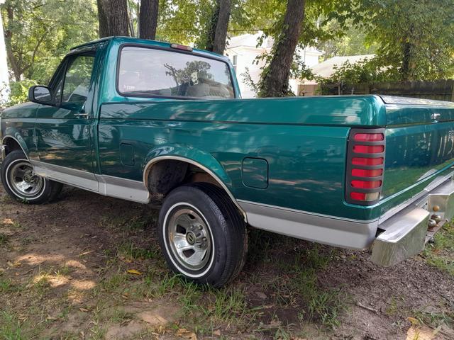 Photo of 1996 Green Ford F-150