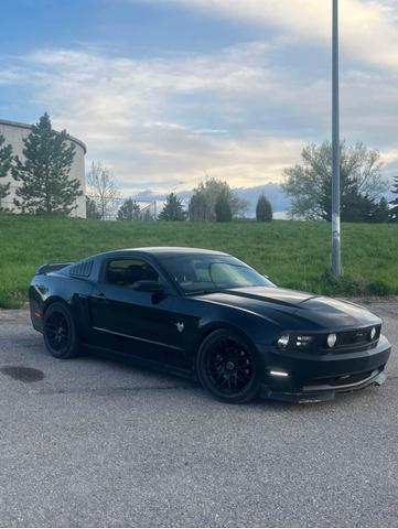 Photo of 2010 Black Ford Mustang