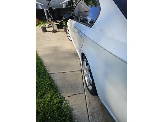 Photo of 2009 White Subaru Legacy