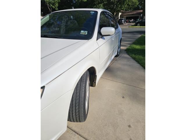 Photo of 2009 White Subaru Legacy