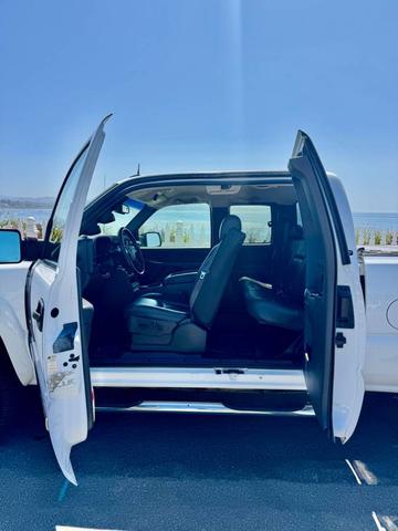 Photo of 2003 White GMC Sierra 2500