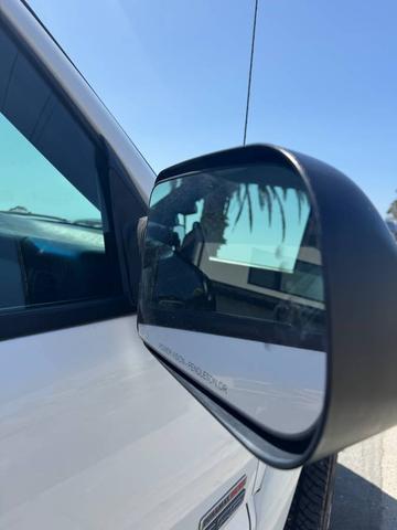 Photo of 2003 White GMC Sierra 2500