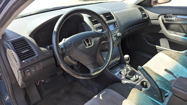 Photo of 2005 Blue Honda Accord