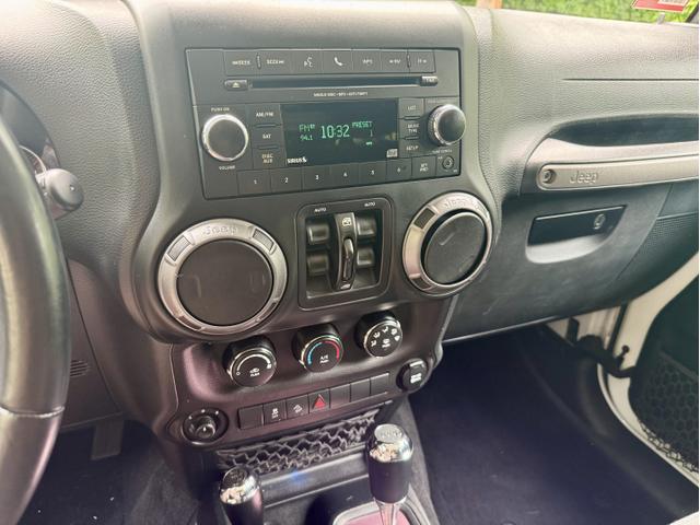 Photo of 2018 White Jeep Wrangler JK Unlimited