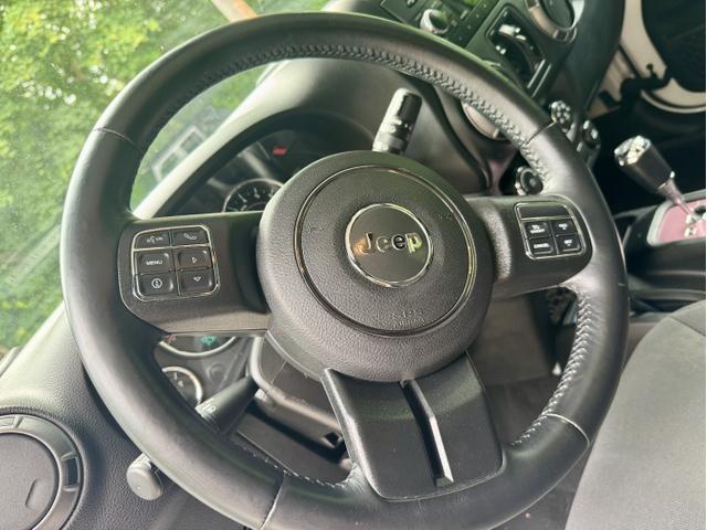 Photo of 2018 White Jeep Wrangler JK Unlimited
