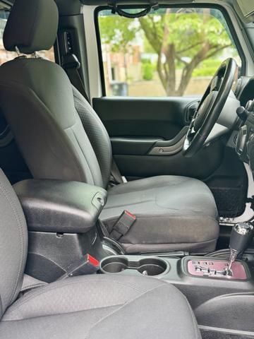 Photo of 2018 White Jeep Wrangler JK Unlimited