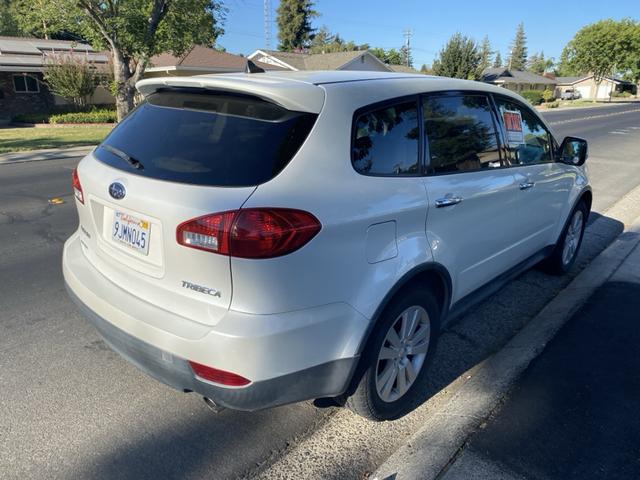 Photo of 2010 White Subaru Tribeca