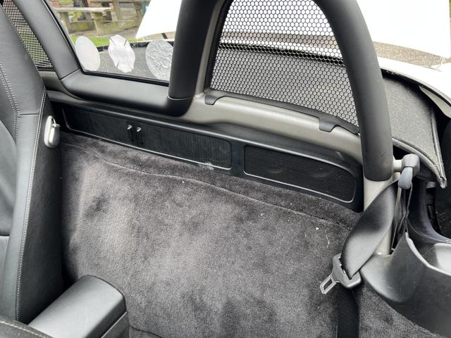 Photo of 2007 White Porsche Boxster