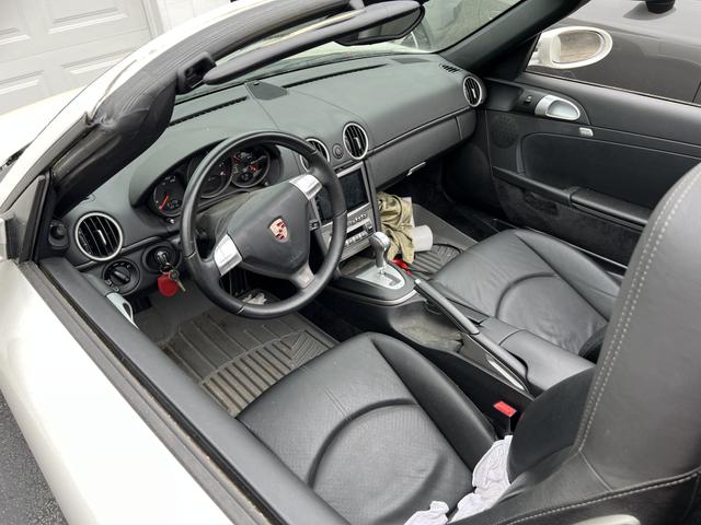 Photo of 2007 White Porsche Boxster