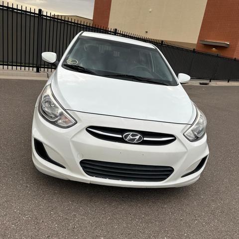 Photo of 2015 White Hyundai Accent
