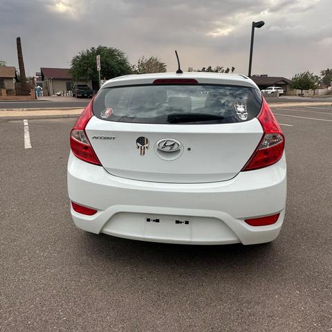 Photo of 2015 White Hyundai Accent