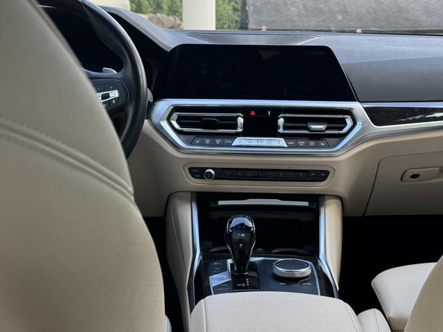 Photo of 2020 Blue BMW 330