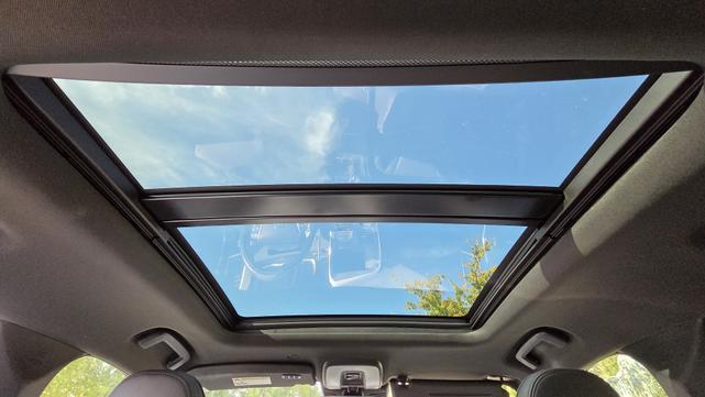 Photo of 2016 White Volvo XC60