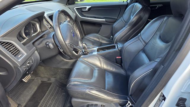 Photo of 2016 White Volvo XC60