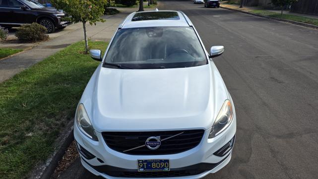 Photo of 2016 White Volvo XC60