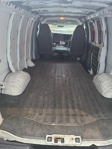 Photo of 2011 White GMC Savana 1500