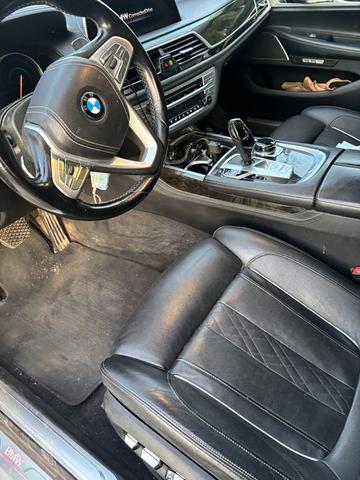 Photo of 2018 Silver BMW 740