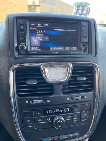 Photo of 2016 Black Chrysler Town & Country