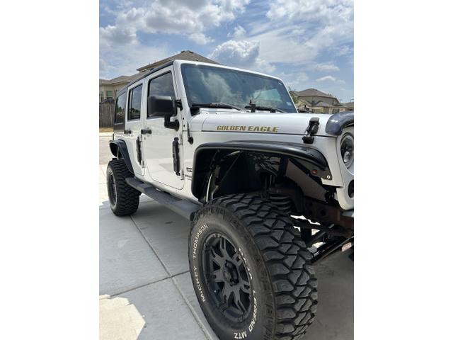 Photo of 2012 White Jeep Wrangler Unlimited