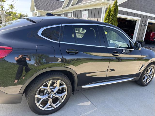 Photo of 2021 Black BMW X4