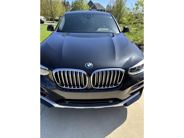 Photo of 2021 Black BMW X4