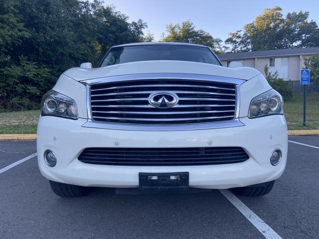 Photo of 2014 White INFINITI QX80
