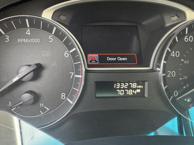 Photo of 2015 White Nissan Altima
