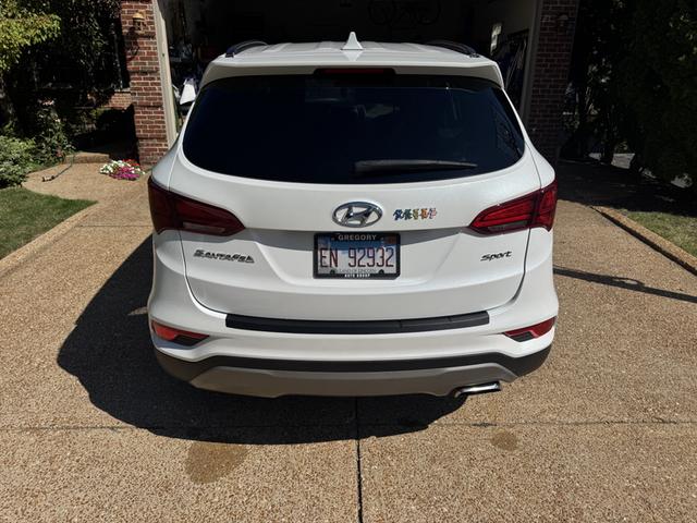 Photo of 2017 White Hyundai Santa Fe Sport