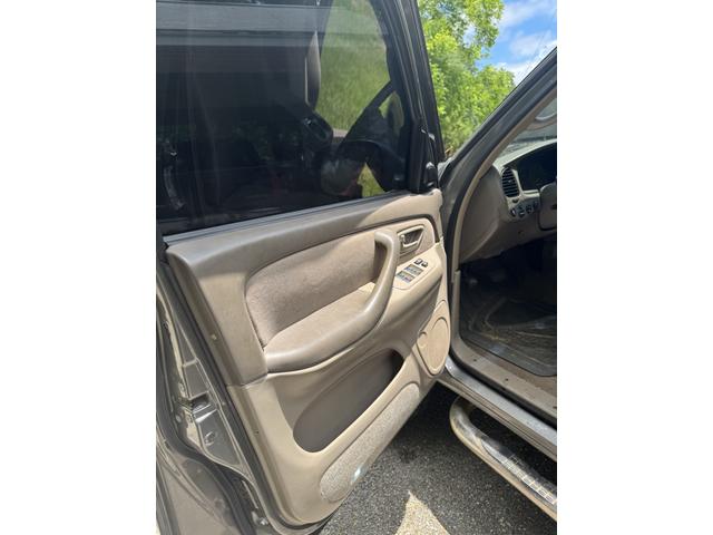 Photo of 2005 Gray Toyota Tundra