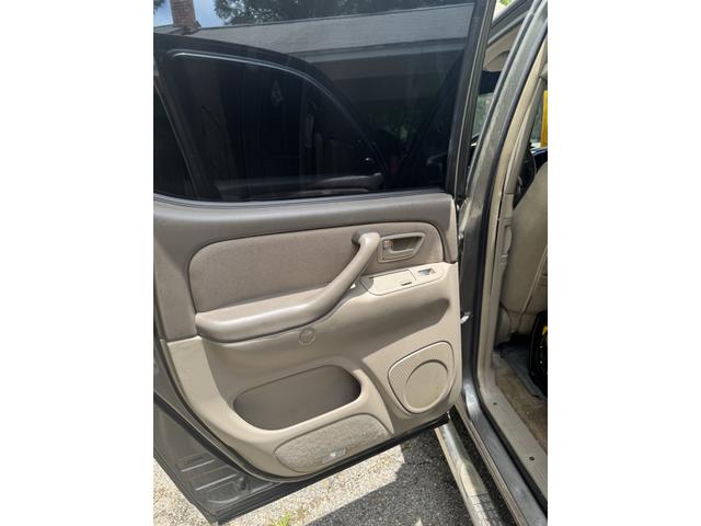 Photo of 2005 Gray Toyota Tundra