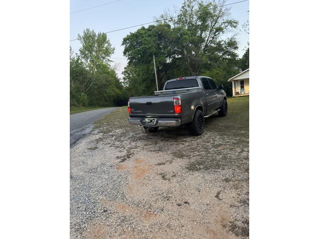 Photo of 2005 Gray Toyota Tundra