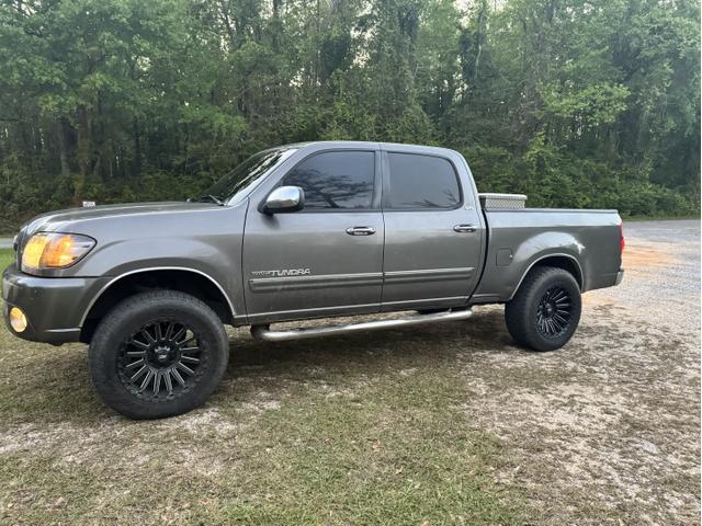 Photo of 2005 Gray Toyota Tundra