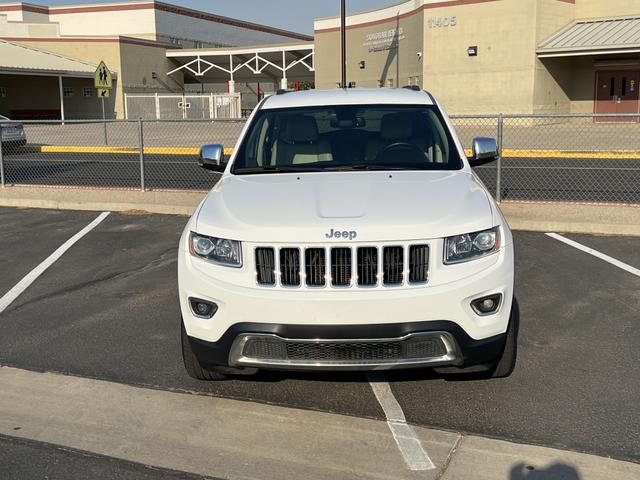 Photo of 2014 White Jeep Grand Cherokee