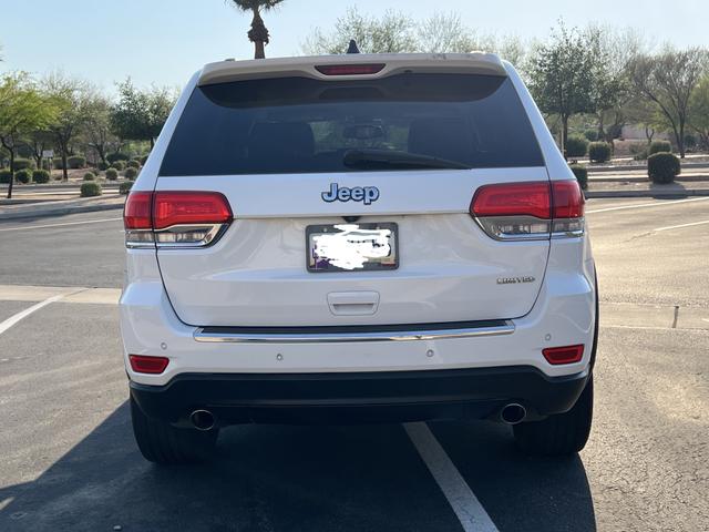 Photo of 2014 White Jeep Grand Cherokee