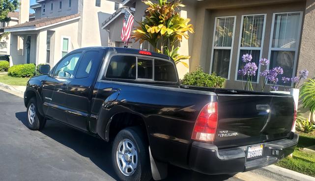 Photo of 2006 Black Toyota Tacoma