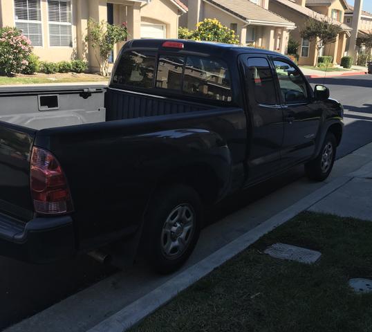 Photo of 2006 Black Toyota Tacoma