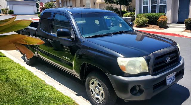 Photo of 2006 Black Toyota Tacoma