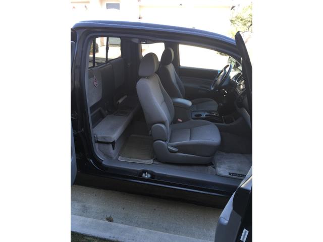 Photo of 2006 Black Toyota Tacoma
