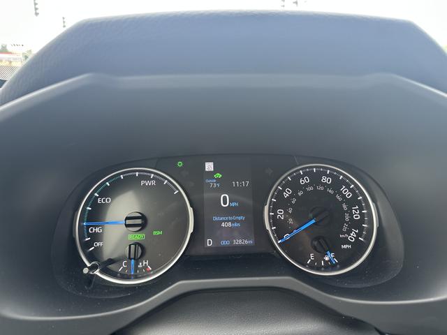 Photo of 2021 White Toyota RAV4 Hybrid