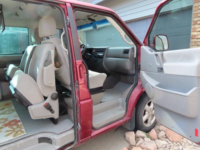 Photo of 2002 Red Volkswagen Eurovan