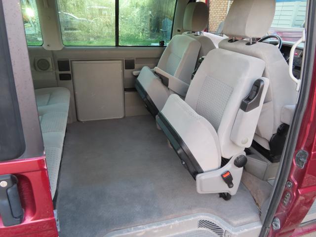 Photo of 2002 Red Volkswagen Eurovan