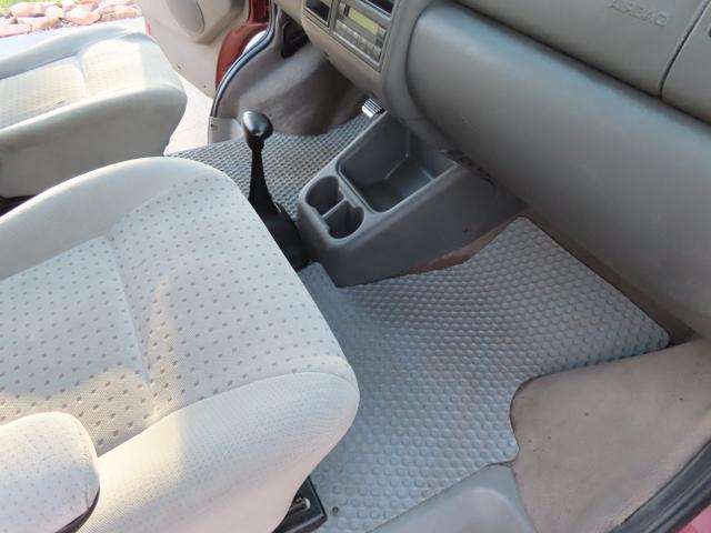 Photo of 2002 Red Volkswagen Eurovan