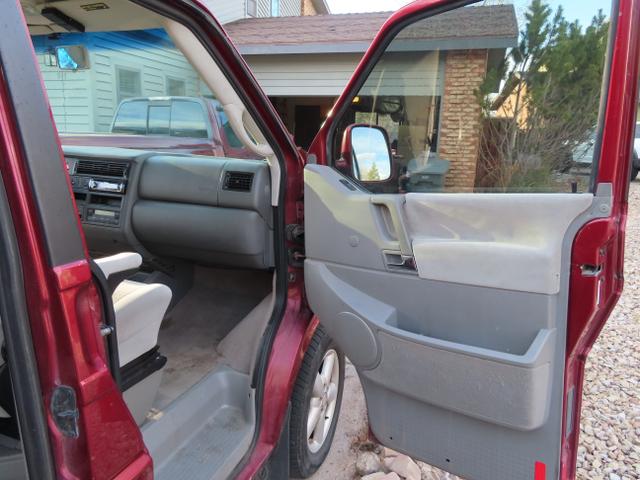 Photo of 2002 Red Volkswagen Eurovan