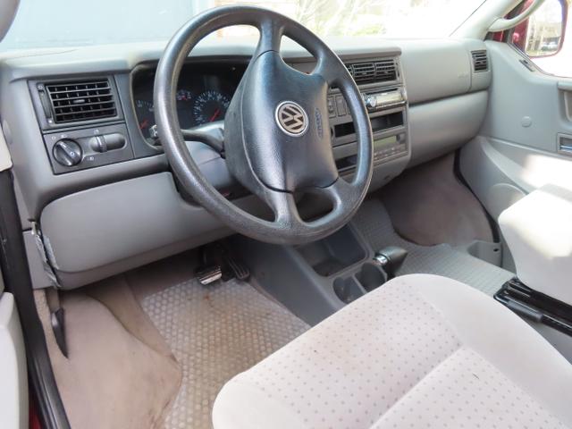 Photo of 2002 Red Volkswagen Eurovan