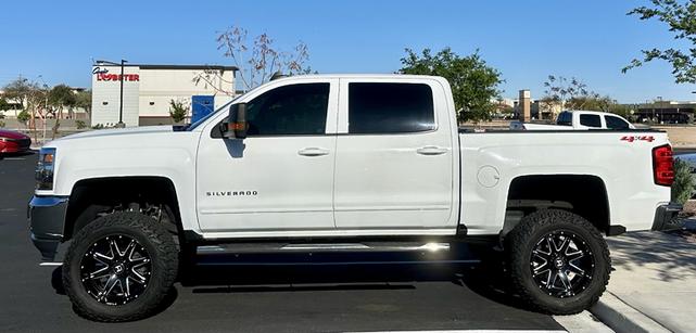 Photo of 2018 White Chevrolet Silverado 1500